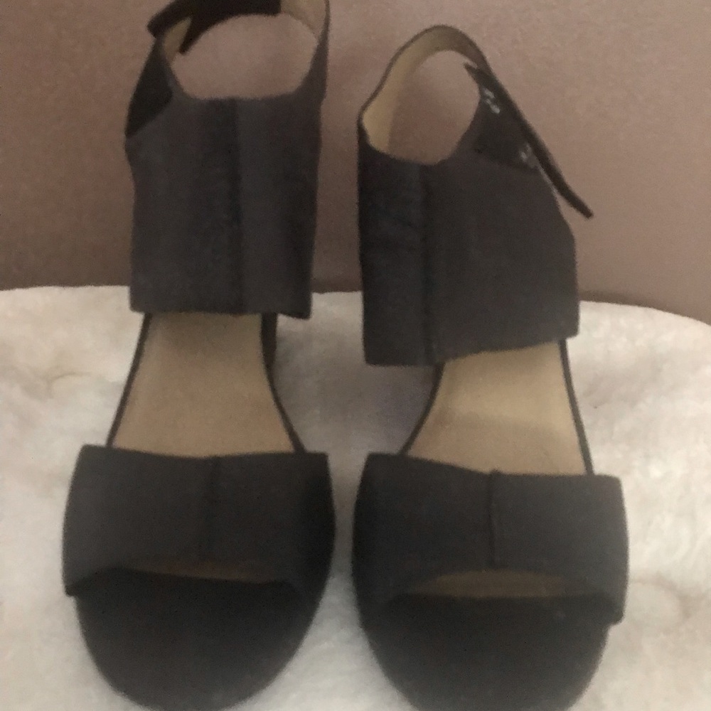 9 West Brown/Black wedges 💥